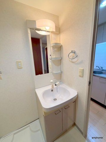 レジデンス本町靭公園　仲介手数料無料の洗面所