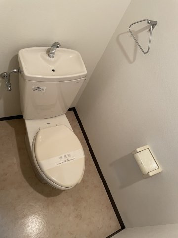 荒川区東日暮里５丁目の賃貸マンションのトイレ