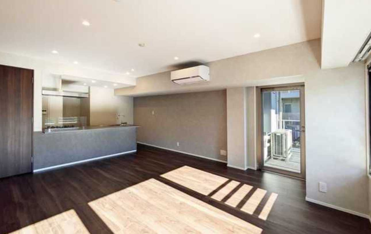 スタイリオ目黒大橋HILLSIDE　礼金0　フリーレント　床暖房の居間・リビング