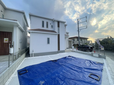 【外観】 | 南城市大里嶺井（全7棟）B号棟 | B号棟　並列駐車3台可♪