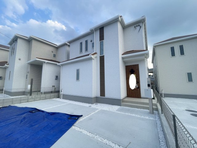 【外観】 | 南城市大里嶺井（全7棟）B号棟 | B号棟　並列駐車3台可♪