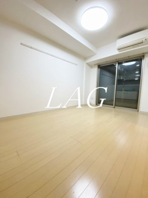 【居間・リビング】 | iZAMi | 洋室のお部屋です。（同仕様です。）