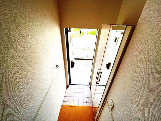 ユトリロ緑ヶ丘 2 Bの玄関|イメージ（同建物内・同間取りの写真）