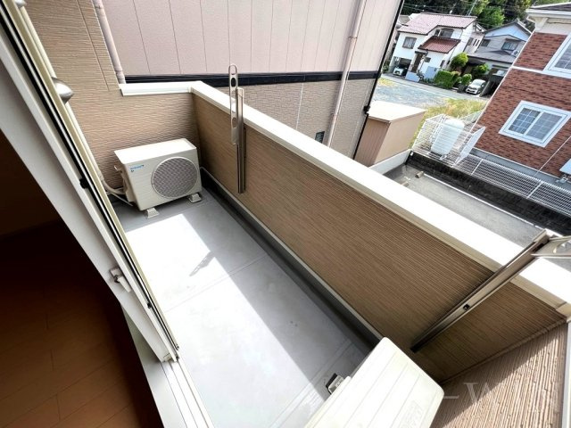 ユトリロ緑ヶ丘 2 Bのバルコニー|イメージ（同建物内・同間取りの写真）