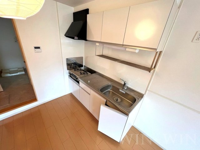 ユトリロ緑ヶ丘 2 Bのキッチン|イメージ（同建物内・同間取りの写真）