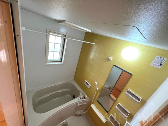 ユトリロ緑ヶ丘 2 Bの浴室|イメージ（同建物内・同間取りの写真）