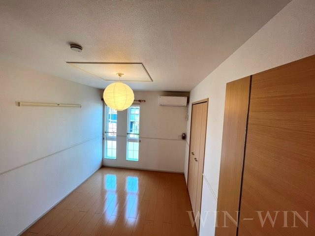 ユトリロ緑ヶ丘 2 Bの寝室|イメージ（同建物内・同間取りの写真）