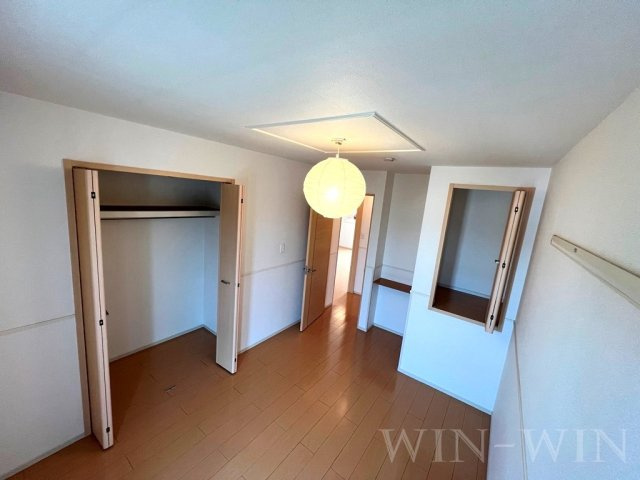 ユトリロ緑ヶ丘 2 Bの寝室|イメージ（同建物内・同間取りの写真）