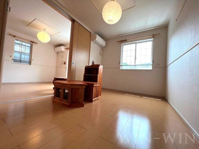 ユトリロ緑ヶ丘 2 Bの寝室|イメージ（同建物内・同間取りの写真）