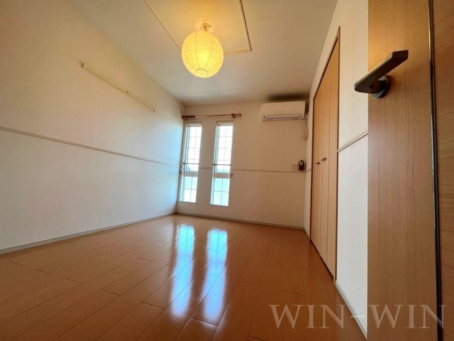 ユトリロ緑ヶ丘 2 Bの寝室|イメージ（同建物内・同間取りの写真）