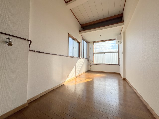 ユー18ビルの居間・リビング