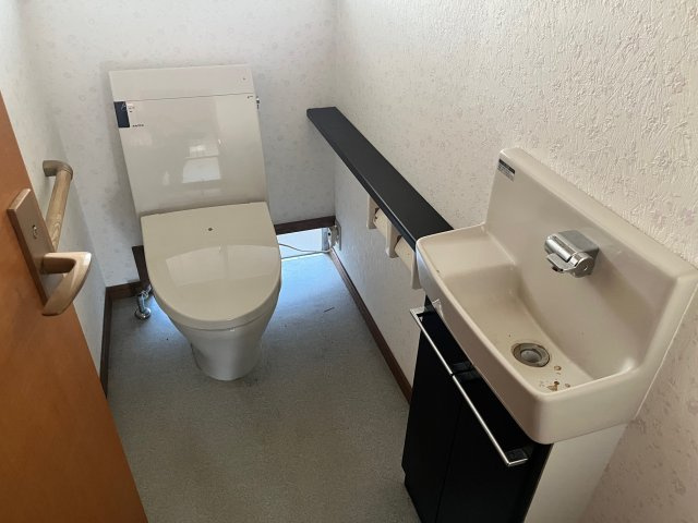 里庄町里見売家のトイレ