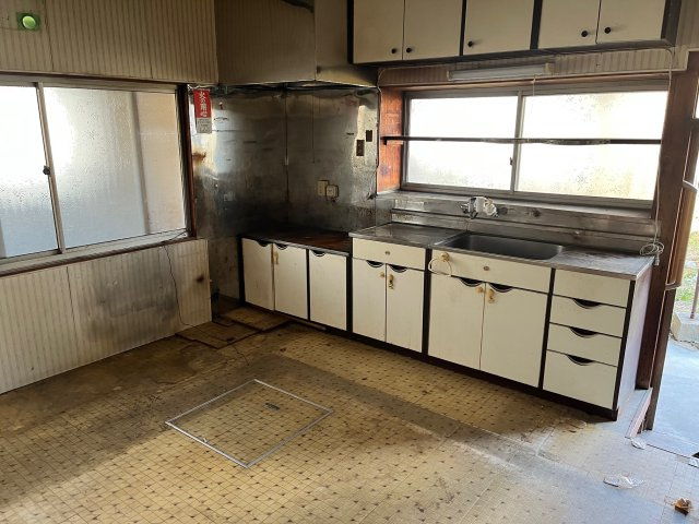 里庄町里見売家のキッチン