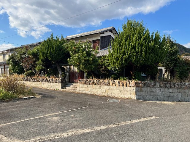 里庄町里見売家