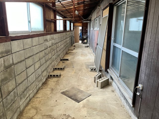 里庄町里見売家のその他|建物裏