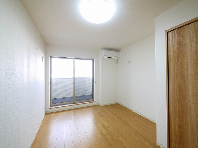 クレアール小泉東Ⅰの洋室