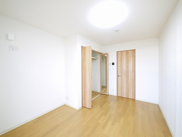 クレアール小泉東Ⅰの洋室