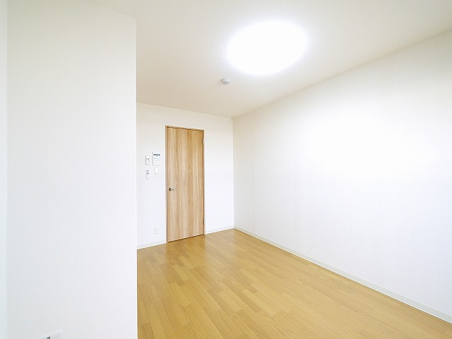 クレアール小泉東Ⅰの洋室