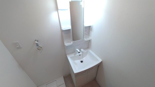 朝の身支度には欠かせない独立洗面化粧台