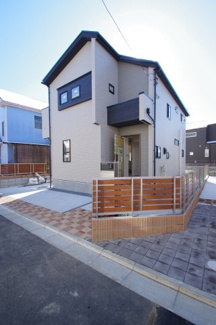 【前面道路含む現地写真】 | 令和７年12月19日撮影　建築中