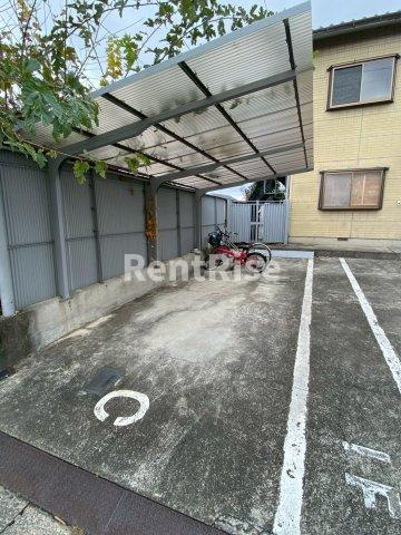 森コーポⅡの駐車場