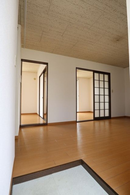 【玄関】 | シャトル日和屋