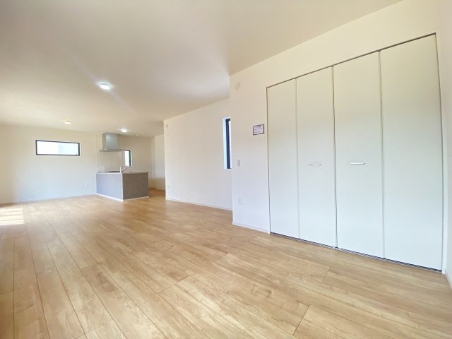 『八王子市新築戸建て』八王子市めじろ台4-38-4【仲介手数料無料】　１４期の居間・リビング|～仲介手数料無料☆八王子ひなた不動産～　八王子市めじろ台　新築戸建て
