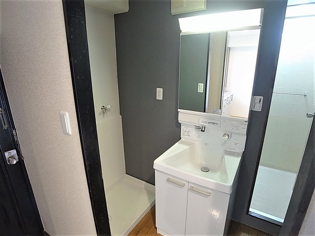 ラッフィナート海運町の洗面所|シャンプードレッサーの独立洗面台