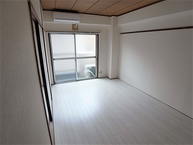 ラッフィナート海運町の設備|清潔感ある白がベースの洋室