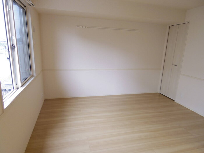 グランドゥールレジデンスの寝室|南側洋室