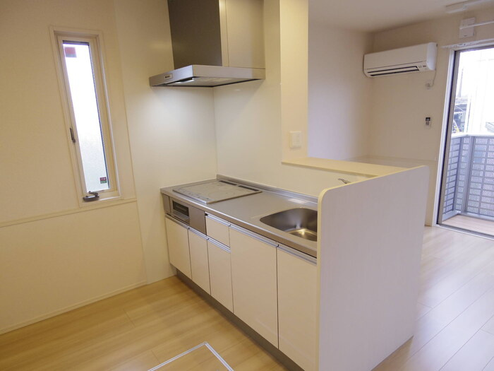 グランドゥールレジデンスのキッチン|カウンターキッチン(IHｸｯｷﾝｸﾞﾋｰﾀｰ付き)