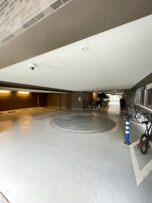 【駐車場】 | パレステージ町屋参番館 | 駐車場があるので、車を買う予定の方も安心です