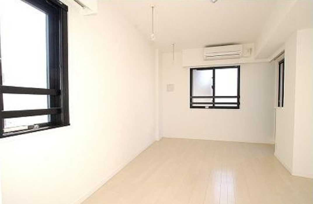 グランドコンシェルジュ用賀アジールコート　オートロック　分譲賃貸　角部屋の居間・リビング