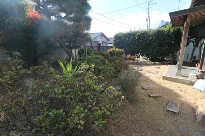 【庭】 | 笹山町1丁目2階建