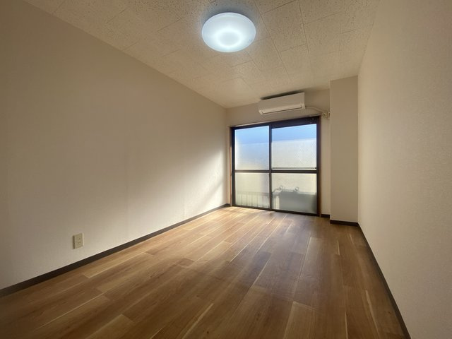 メゾンエイトの居間・リビング