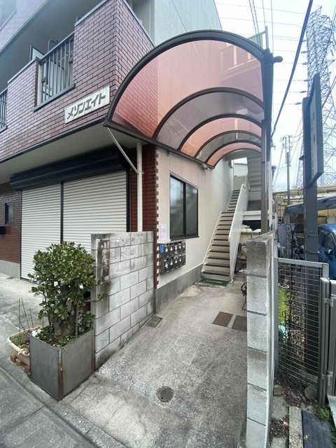 メゾンエイトのエントランス