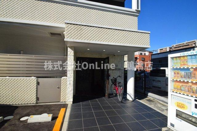 U-ro鶴橋駅前のエントランス