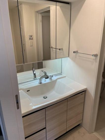 クラッシーコート北大塚の独立洗面台