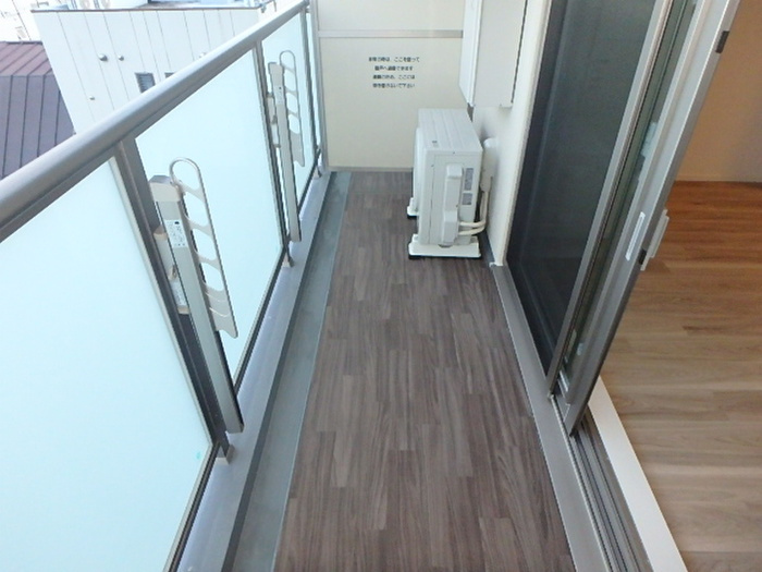 レジディア千駄木のバルコニー