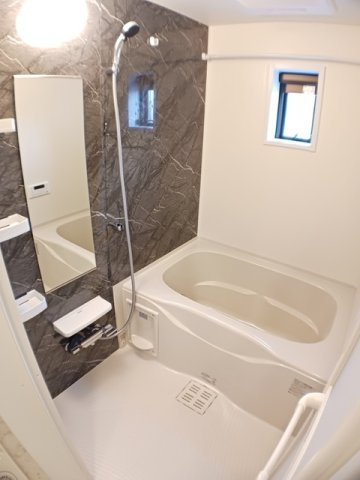 オンブラージュ　フォレスタの浴室