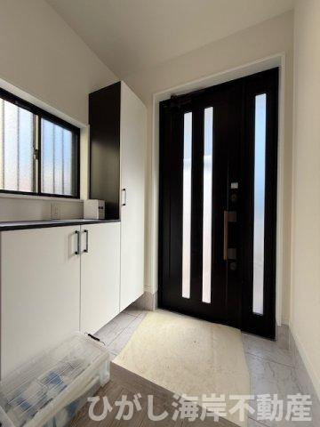 茅ヶ崎市柳島海岸　中古戸建の玄関|新規リフォーム完了！　玄関