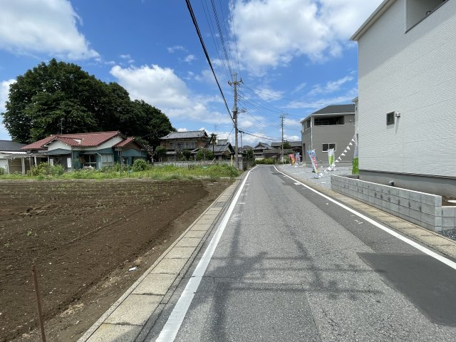 新築戸建・新築建売　大泉町寄木戸第17　西小・西中の前面道路含む現地写真