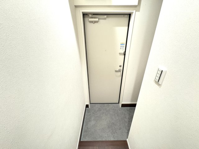 MELDIA福生Ⅲの玄関