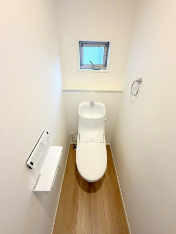 昭島市田中町1丁目　中古戸建のトイレ