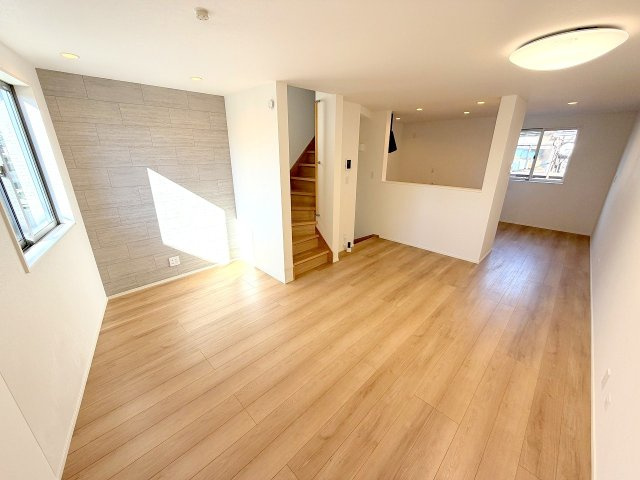 昭島市田中町1丁目　中古戸建の居間・リビング