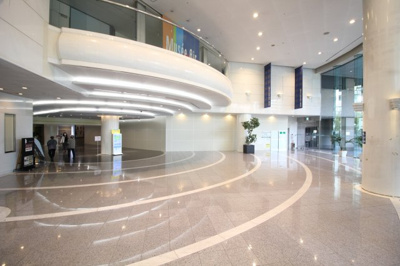 【エントランス】 | 神戸ファッションマート