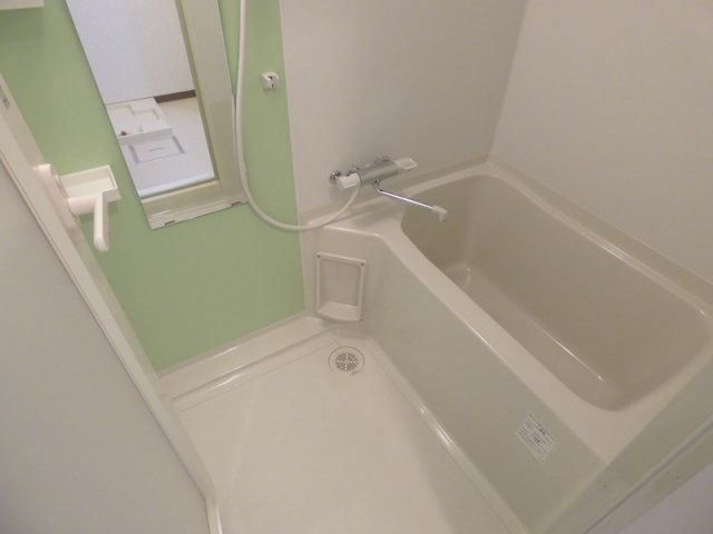 ラフィーノ山手の浴室