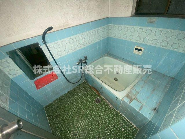 森河内東1丁目中古戸建の浴室|浴室は鏡付きです！