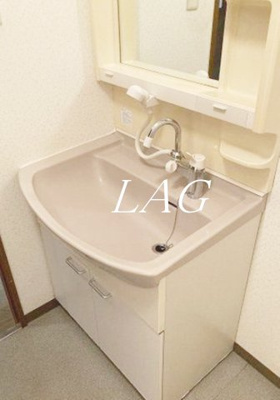 【洗面所】 | クォーレ東館西館 | 洗面台です。