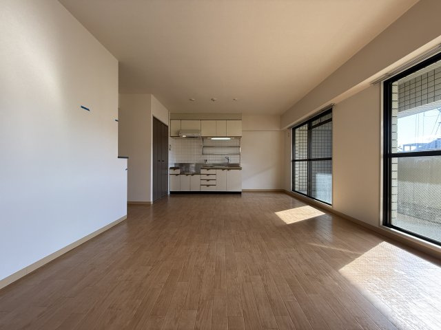 第2エステート松尾の居間・リビング